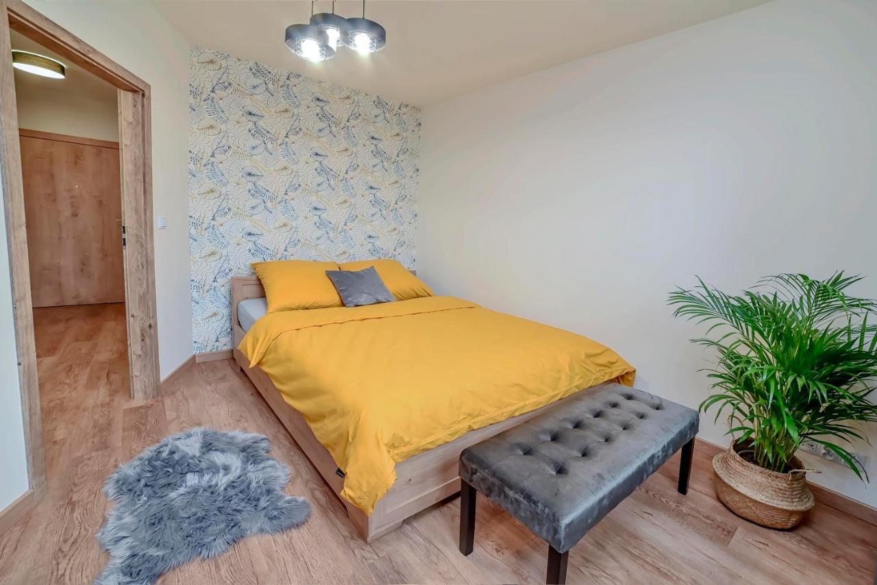 Apartament Na Zlotej Podkowie Apartment Glogow  Bagian luar foto